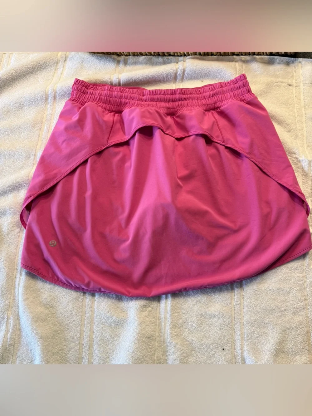 Lululemon Hotty Hot High-Rise Skirt (Sonic Pink / Bright Pink) - Size 12